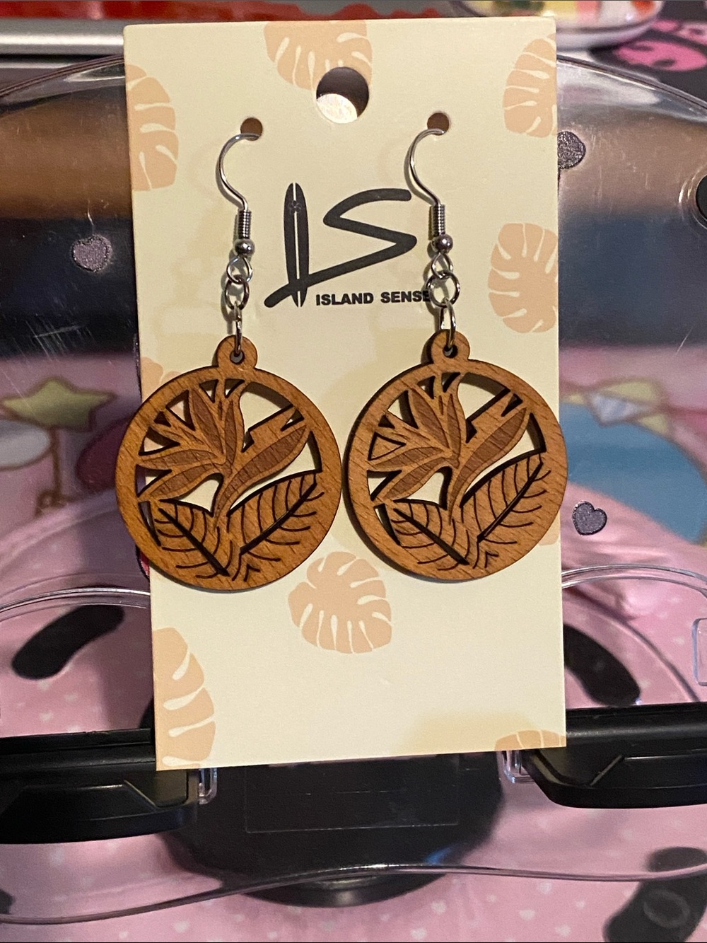 NWT Handcrafted Wood Bird of Paradise Earrings - 🤎🖤